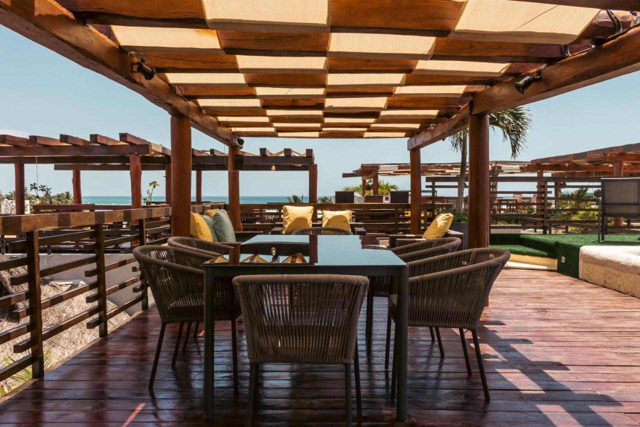 Aldea Thai Beachfront Condos Плая дел Кармен Екстериор снимка